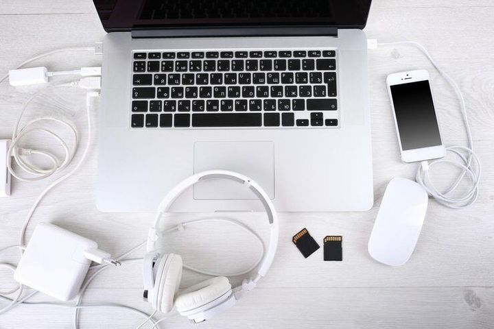 Explore Laptop Accessories: Complete Guide to Modern Laptop Gadgets, Setup Ideas, and Technology Insights