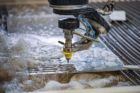 Guide to Water Jet Cutting Machines: Process Basics, Accuracy, and Material Capabilities