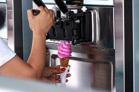 Guide to Ice Cream Making Machines: Technology, Features, and Operational Details